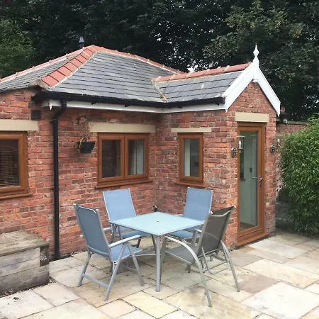 The Old Vicarage Lodge Manchester Exterior foto
